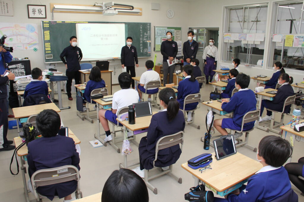 二本松少年隊を学び、命の大切さ知る