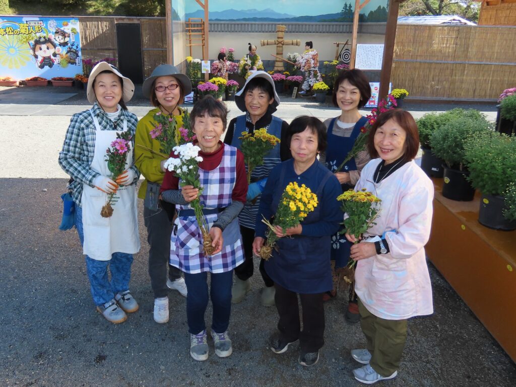 菊人形を支える７人の女性職人  活躍